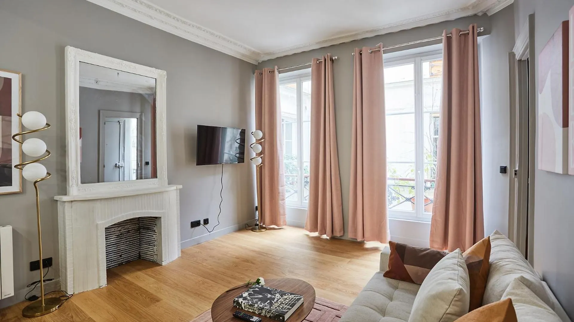 Residence Beaubourg Le Marais By Studio Prestige Paris