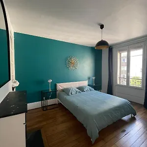 Eiffel Flats Apartment