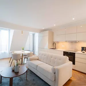 Quartier Libre Madeleine Apartment