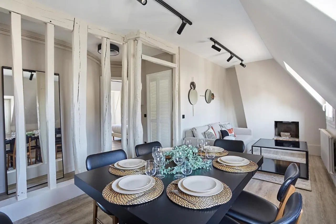 Apartment Residence Beaubourg Le Marais By Studio Prestige Paris France