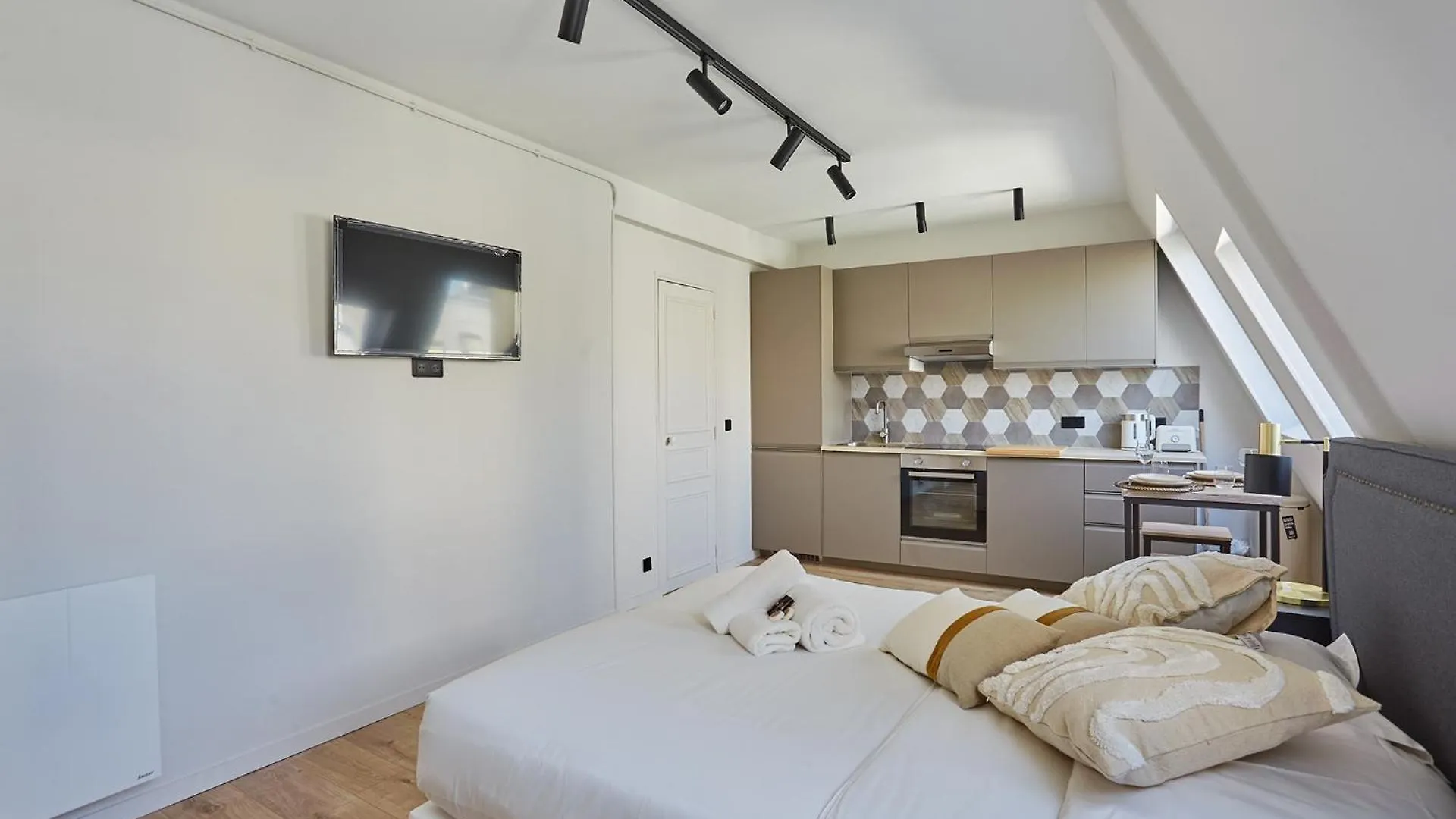 Apartment Residence Beaubourg Le Marais By Studio Prestige Paris